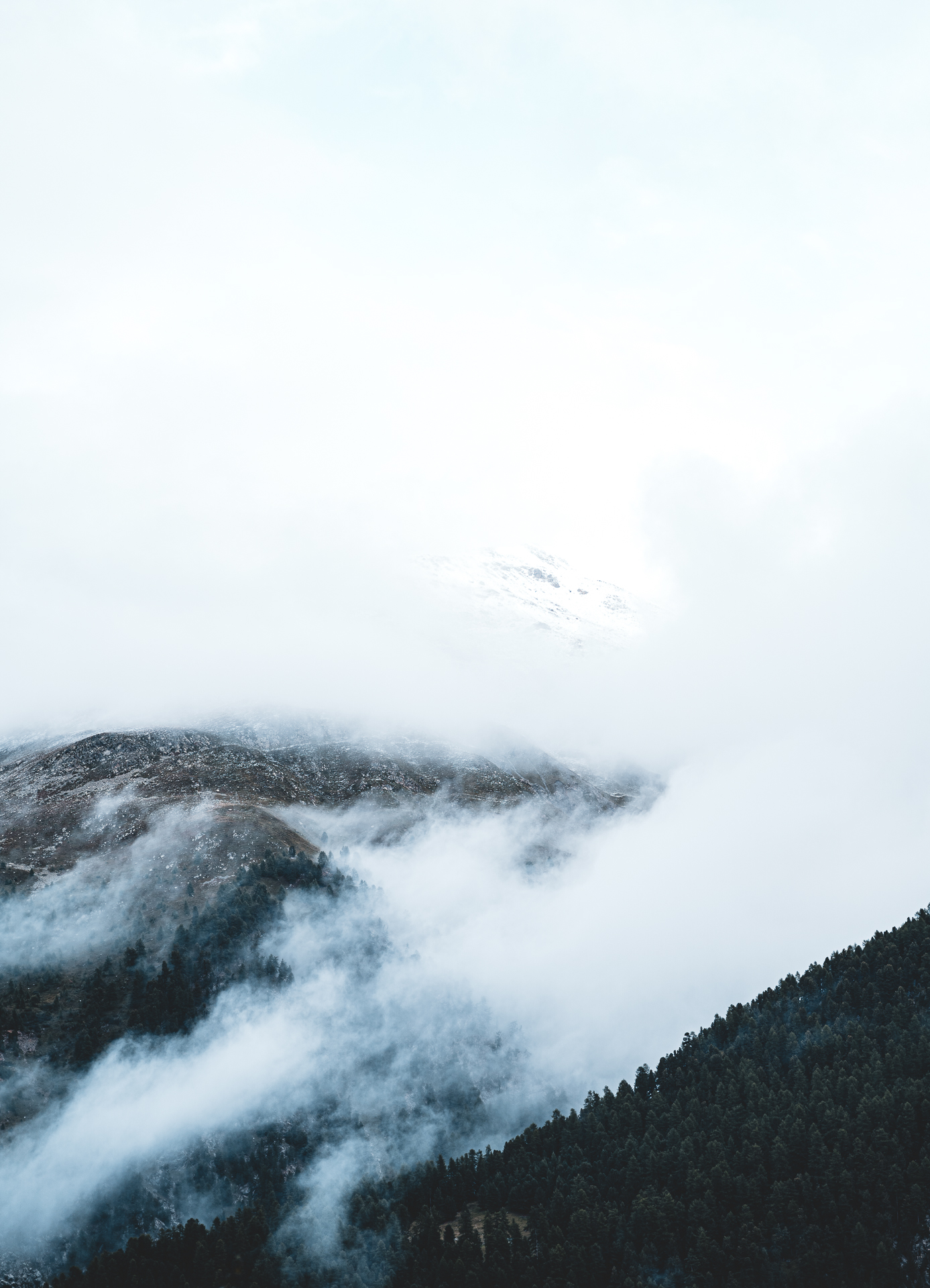 Berg mit Nebel